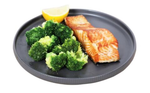 Grilled Salmon With Broccoli