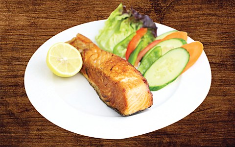 Grilled Salmon with Salad