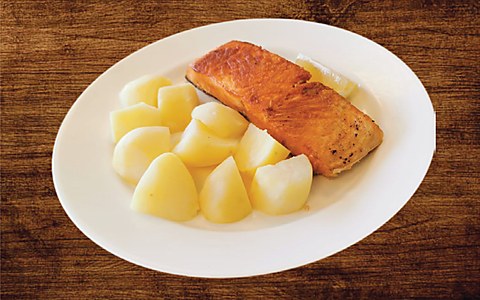 Grilled Salmon with Steam Potato