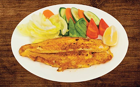 Hamour in Turmeric Spices with Salad